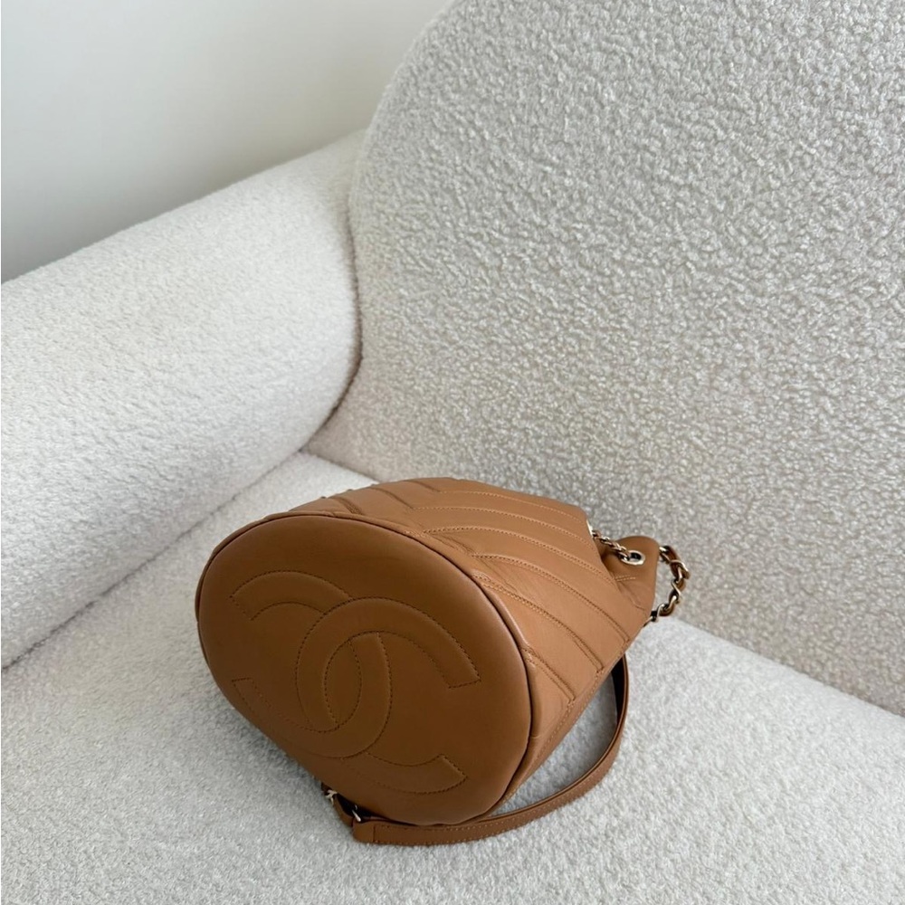 Authentic Chanel Bucket Bag GHW - Picture 8 of 9